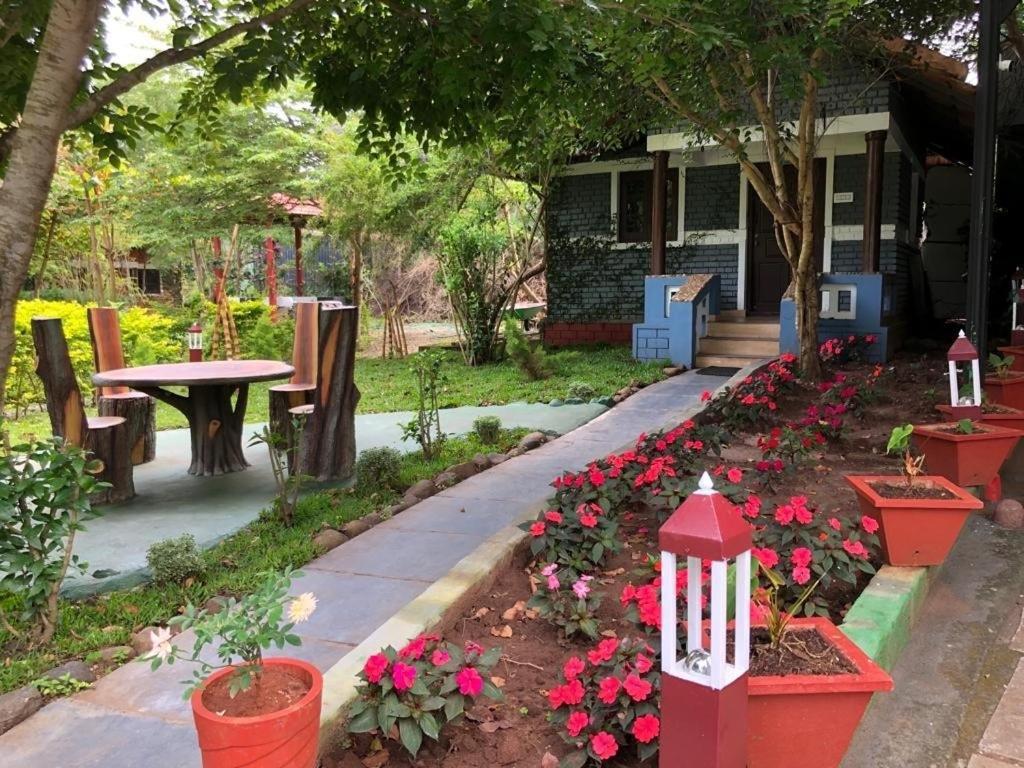 Chalets Resort Masinagudi Ooty Eksteriør bilde